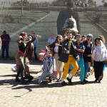 Apresentação do teatro de rua “A Torre em Concurso”. 13 de junho às 13h no Marco Zero da Unicamp. 14 de junho às 17h na Praça do Coco. 17 de junho às 16h na Praça da Catedral. 16 pessoas no elenco.